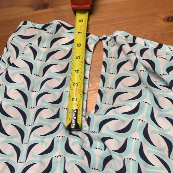 Stylus Light Weight Office Summer Top, Keyhole Back Closure w Fabric Button - Picture 13 of 13